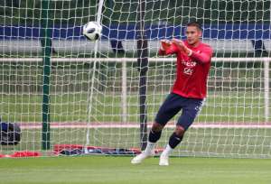 Copa do Mundo: Reserva do gol da França, Areola minimiza críticas a Lloris