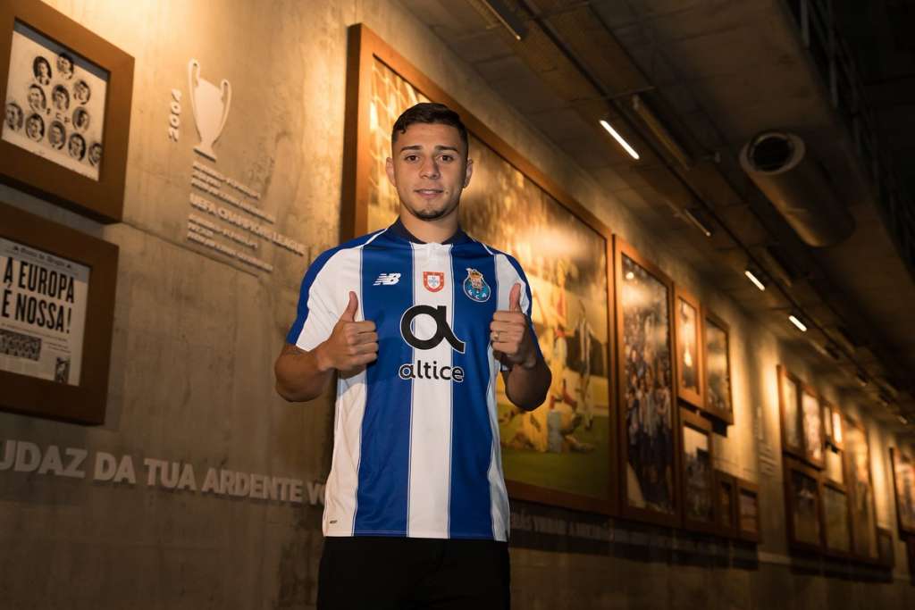 João Pedro é o novo reforço do Porto