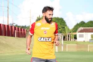 Série B: Gastón Filgueira fratura costela e desfalca Vila Nova por mais de um mês