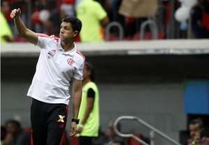 Maurício Barbieri mantém pés no chão após vitória do Flamengo no clássico