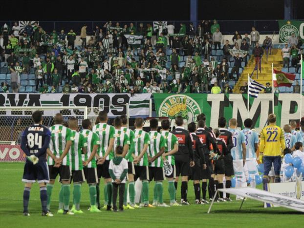 Série B: Avaí desafia tabu contra o Coritiba em confronto direto pelo G4