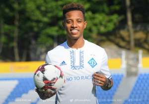 Dínamo de Kiev oficializa contratação de Tchê Tchê, do Palmeiras