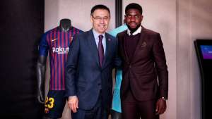 Francês Umtiti revela alívio por renovar contrato com o Barcelona antes da Copa