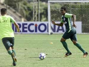 América-MG espera por Rafael Moura, mas pode reforçar o meio-campo
