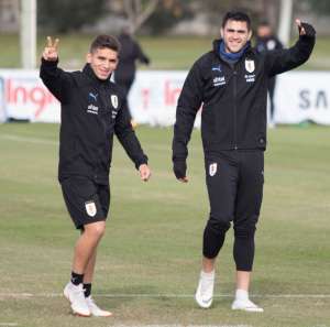 Copa do Mundo: Depois de vitória e festa com torcida, Uruguai embarca para a Rússia
