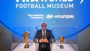Com Roberto Carlos, Fifa inaugura em Moscou o 'Museu Mundial do Futebol'