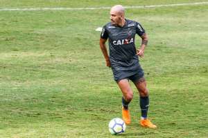 Atlético-MG fecha preparação e terá volta de Fábio Santos para pegar o Fluminense