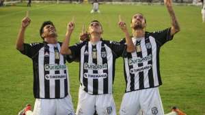 Treze-PB 1 (3) x (2) 1 URT-MG - Trovão empata no fim, mas Galo avança nos pênaltis