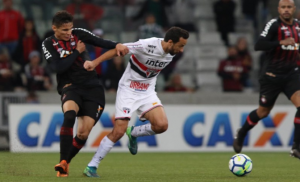 BRASILEIRÃO: São Paulo quebra tabu e dorme vice-líder; Chape e Vasco também vencem