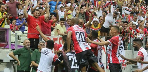 Ferrão fez a festa com sua torcida na Arena Castelão, em Fortaleza, e avançou entre os 16 melhores