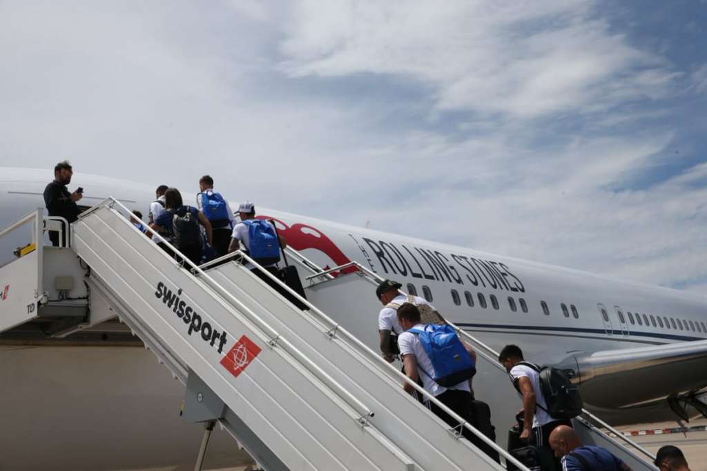 Seleção da Argentina desembarca na Rússia um dia antes do previsto