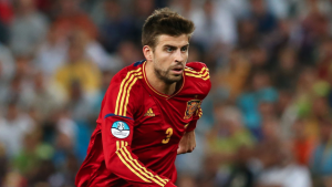 Com dores, Piqué dá susto e deixa treino da seleção espanhola mais cedo