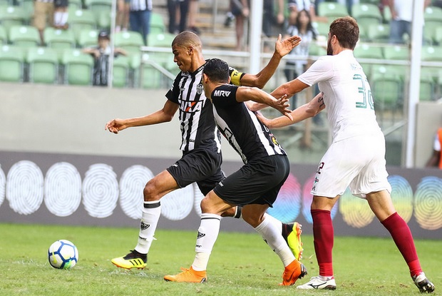 Com lesão na coxa, Leonardo Silva desfalca o Atlético-MG antes da Copa