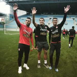 Copa do Mundo: Peru faz 1º treino na Rússia e jogadores agradecem presença da torcida