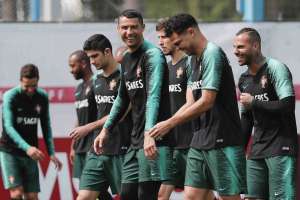 Meia português exalta Cristiano Ronaldo, mas admite favoritismo da Espanha