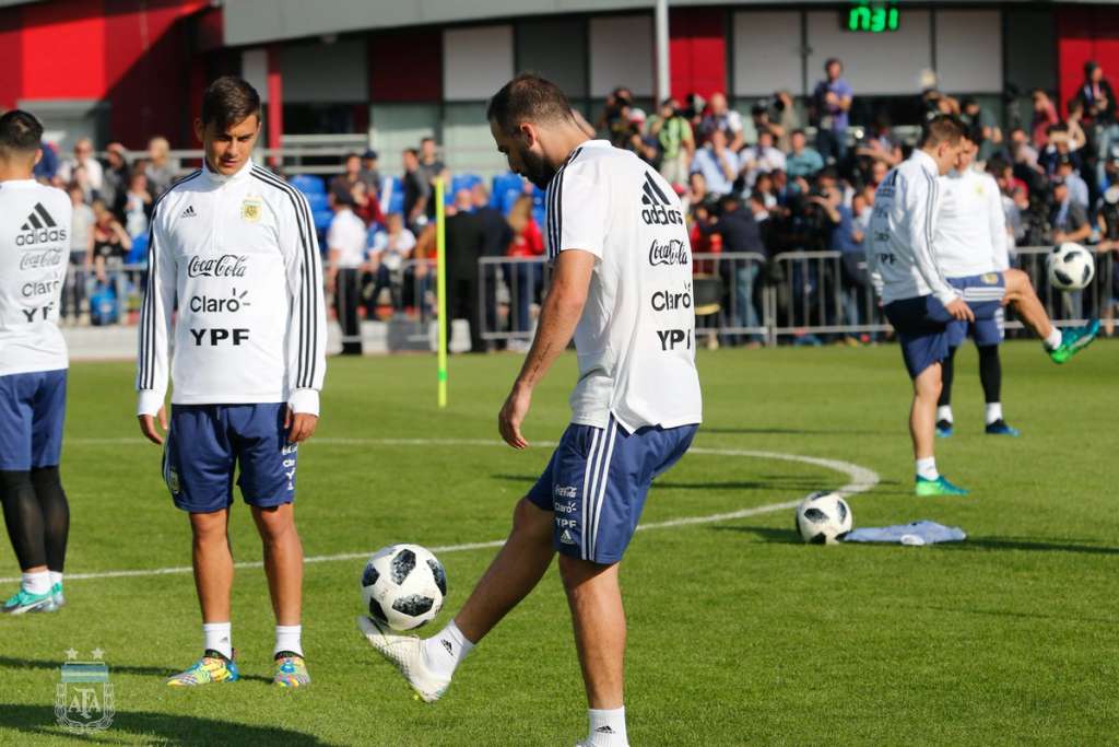 Com Caballero no gol e Meza no meio, Sampaoli indica time argentino