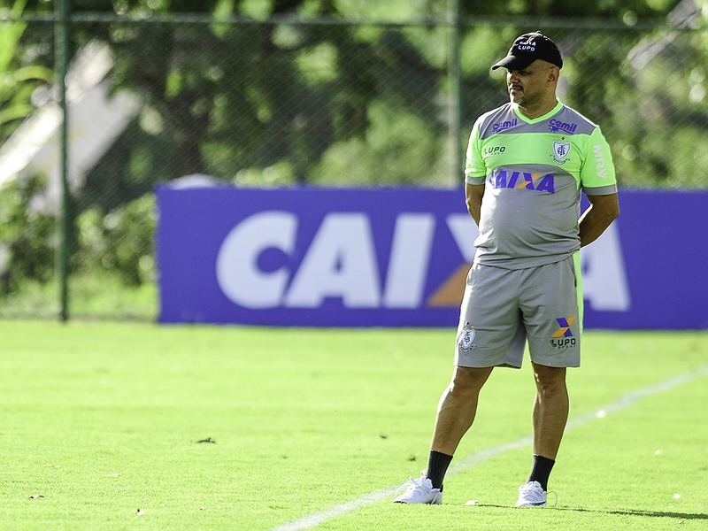Geraldo Delamore confia no trabalho e crê na recuperação do América-MG