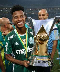 Tchê Tchê declara amor pelo Palmeiras em despedida e já cogita retorno