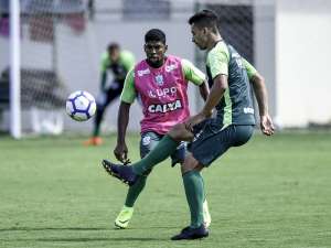 Com desfalques nas laterais, América-MG treina focado na parte física