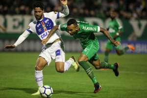 Desfalcado, Cruzeiro visita o Paraná para se recuperar de tropeços