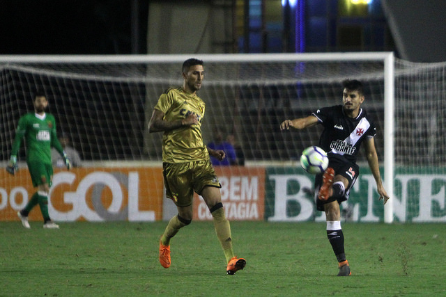 Com mudança forçada no gol, Sport recebe Grêmio em busca de vaga no G4