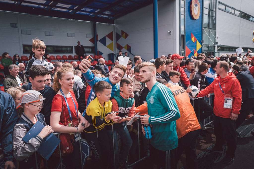 Torcedores ficam de fora do primeiro treino da Alemanha em Moscou