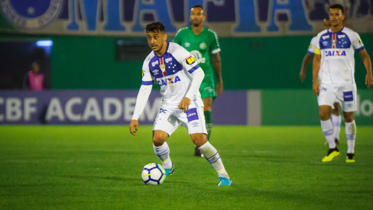 Com 250 jogos pela Série A, Robinho mira G4 em duelo do Cruzeiro com o Paraná​