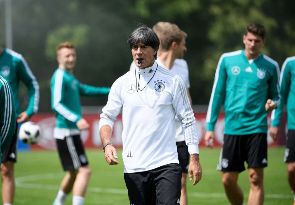 Löw diz que não definiu titulares da Alemanha e estimula disputa por posições