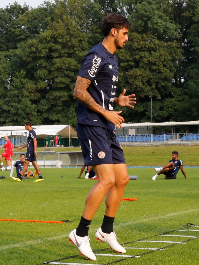 Rival do Brasil na Copa, Costa Rica realiza 1º treino na Rússia e recebe apoio da torcida