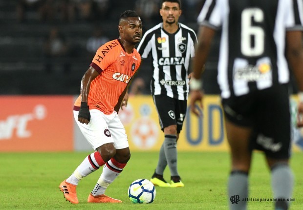 Valentim comemora vitória do Botafogo: ‘Poderia ter sido goleada’