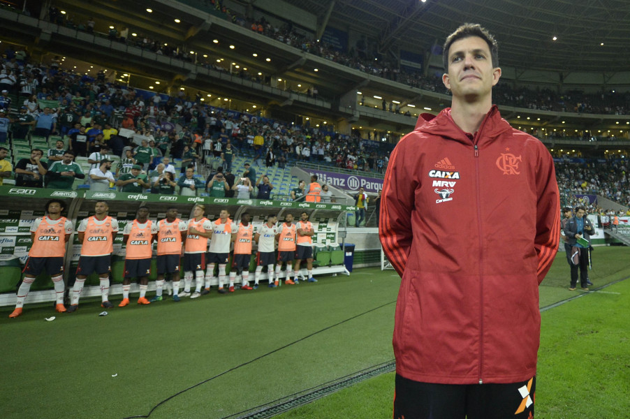 Com desfalques, técnico do Flamengo se diz satisfeito com empate em São Paulo