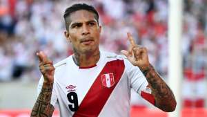 Peruano Paolo Guerrero preocupa técnico da Dinamarca: 'É um forte finalizador'