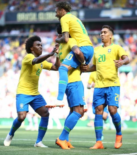 Brasil tem como desafio superar a retranca da Suíça na estreia na Copa da Rússia