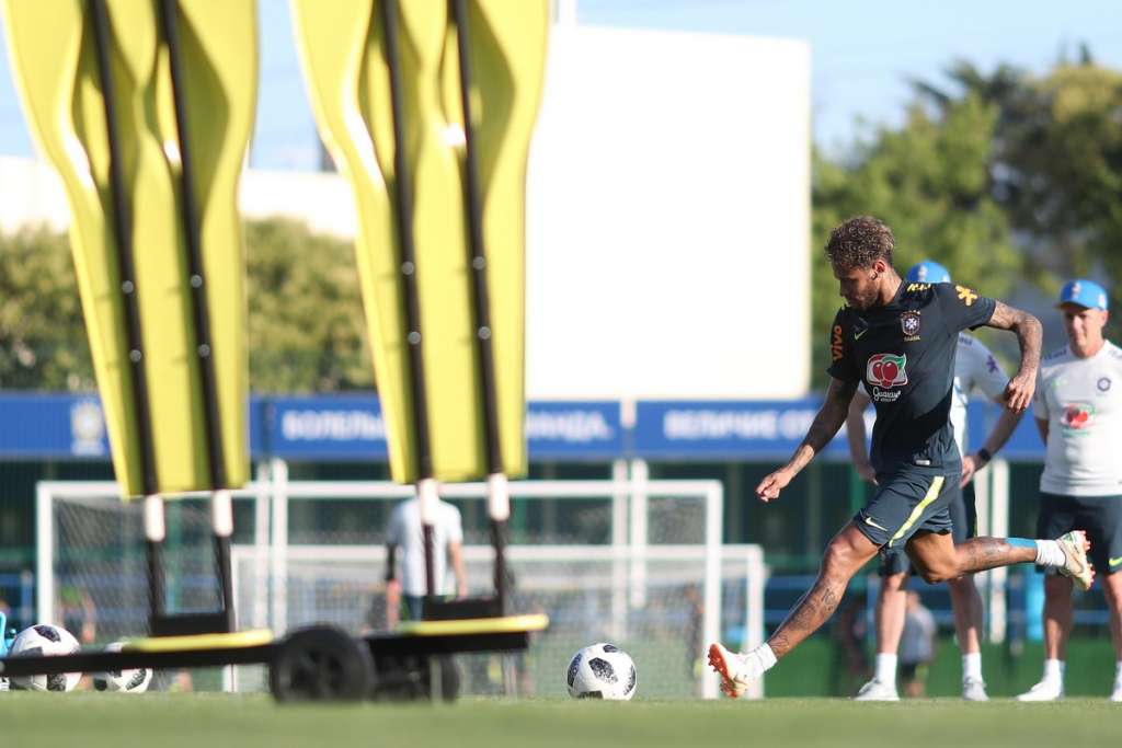 Sem o 'jeitinho brasileiro', ciência entra na preparação da seleção para a Copa