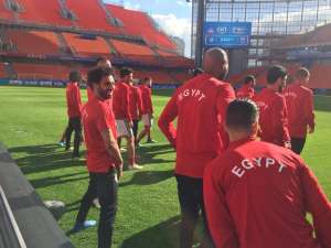 Técnico do Egito deixa Salah no banco de reservas em estreia na Copa