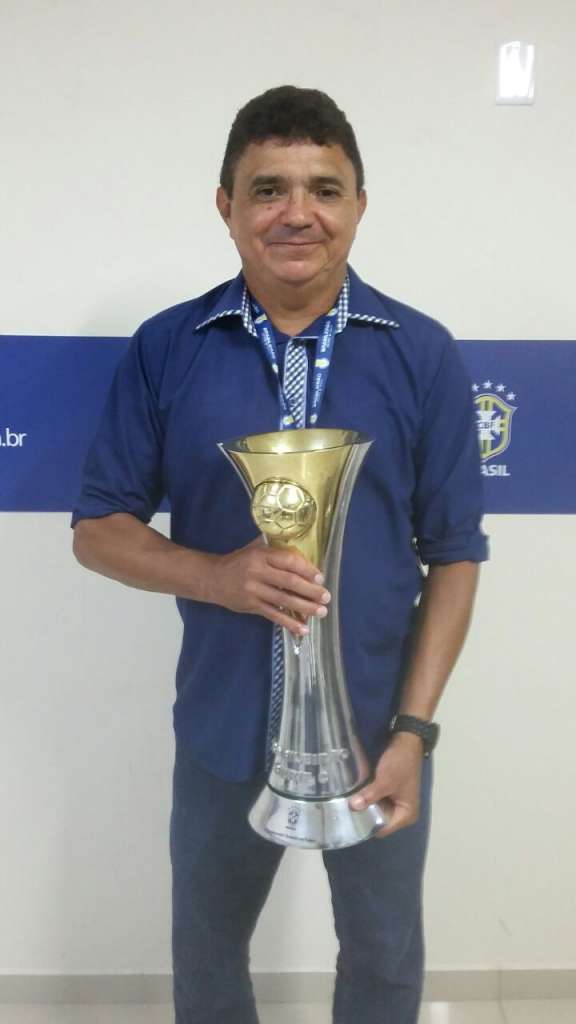 Invicto, Flávio Araújo tenta levar o Treze-PB ao acesso e ao título