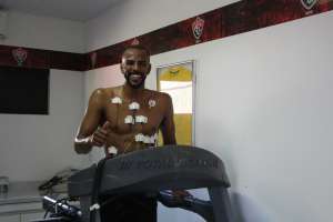 Vitória anuncia contratação de ex-zagueiro do Juventude até 2020