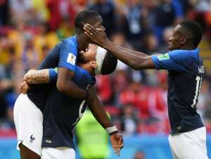 França 2 x 1 Austrália - Franceses jogam mal, mas são salvos pelo árbitro de vídeo