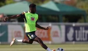 Copa do Mundo: Fred treina e deve ficar à disposição de Tite para estreia