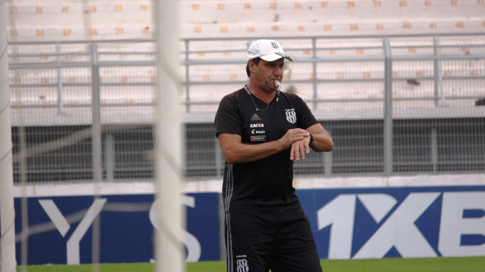 Série B: João Brigatti reconhece atuação ruim da Ponte Preta e “ganha” três desfalques
