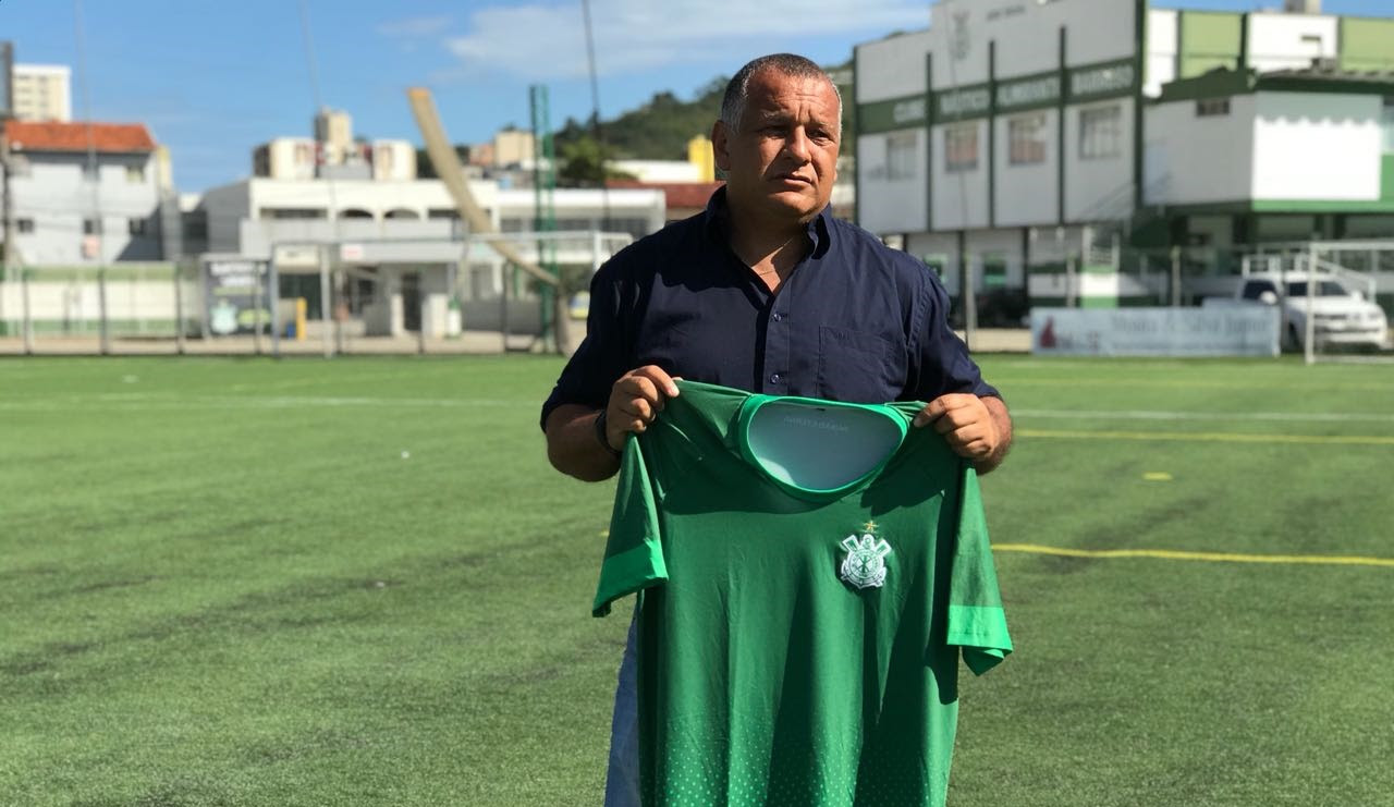 Só no FI! Lanterna vence líder e embola Série B Catarinense