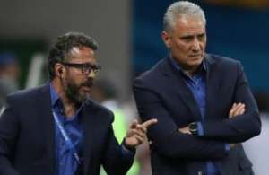 Na estreia frustrante, Brasil mostrou ter 'queixo de vidro' e falta de um saco roxo