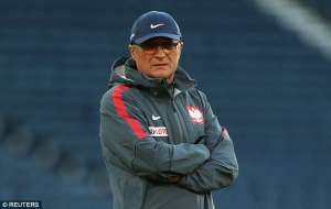 Copa do Mundo: Técnico polonês nega favoritismo na estreia contra Senegal nesta terça