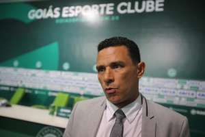 Série B: Dirigente do Goiás revela conversa com dois atacantes de lado