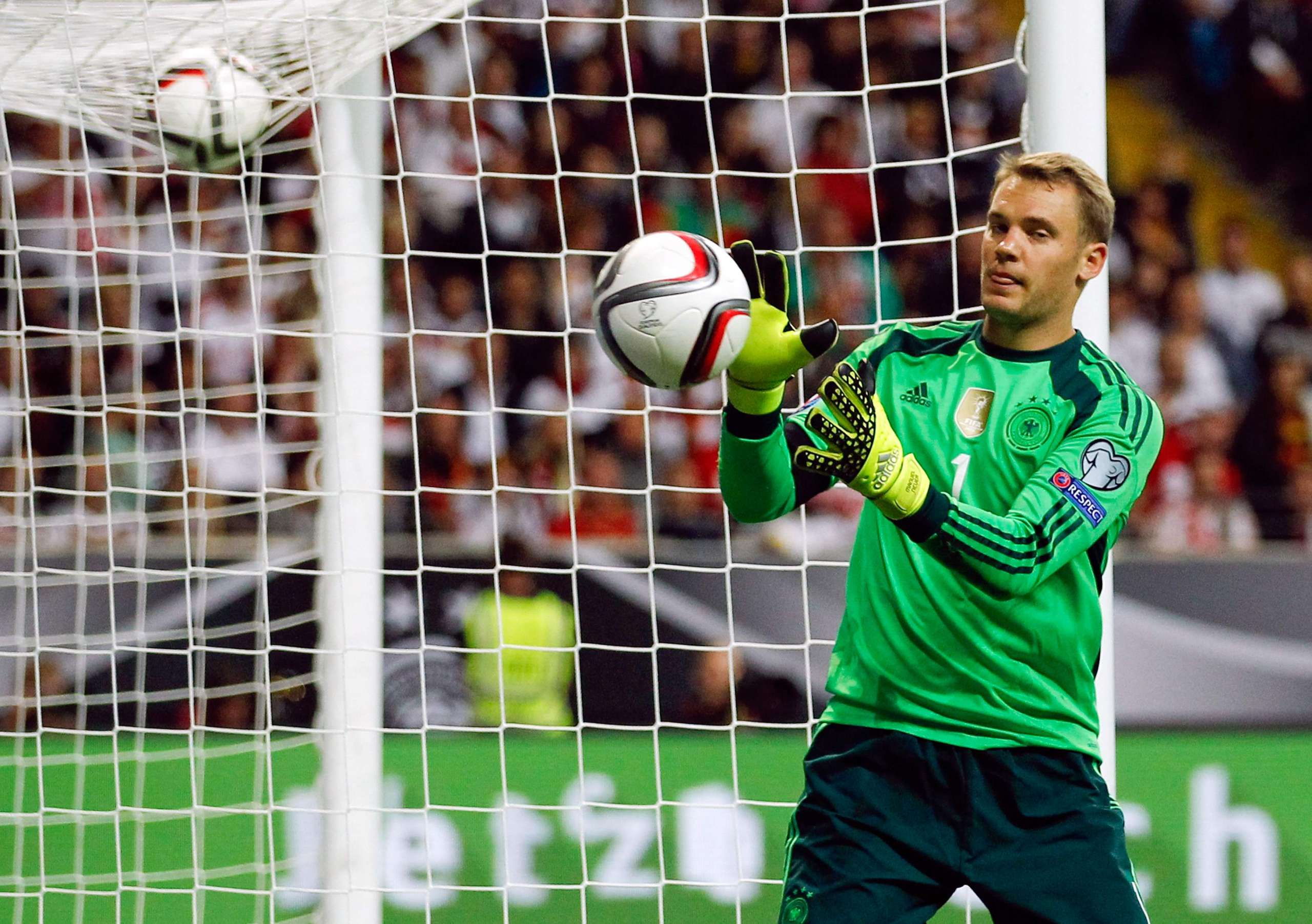Copa do Mundo: Neuer confirma cobranças internas, mas nega racha na Alemanha