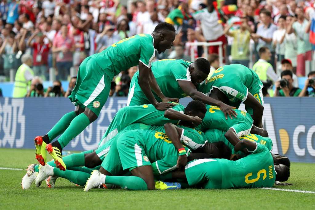 Com vacilos da zaga, Senegal conquista 1ª vitória africana na Copa