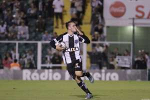Série B: Sem espaço, Gustavo Ermel troca Figueirense pelo Deportivo Capiatá-PAR