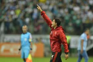 Ex-treinador de Guarani e Desportivo Brasil fica perto de renovar com Flamengo
