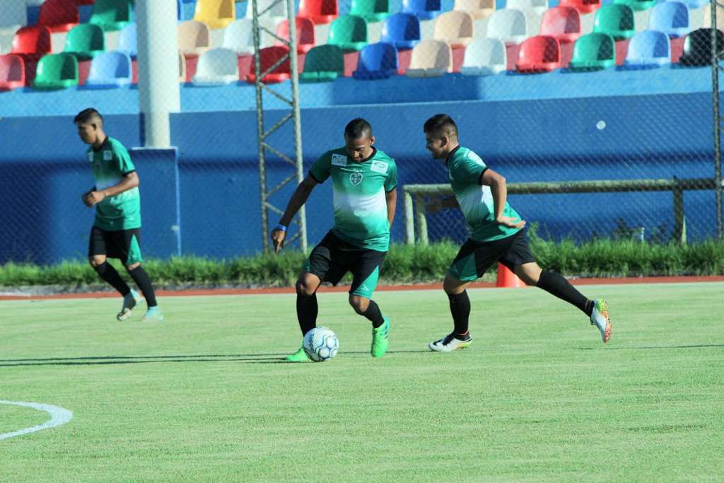 Para avançar de fase, Juninho prega ‘seriedade’ no Manaus FC