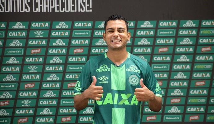 Ceará desiste de meia-atacante da Chapecoense e se aproxima de atacante do Verdy Tokyo